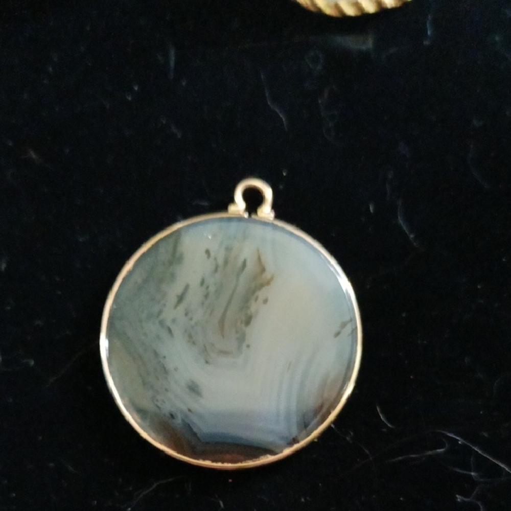 Elegant Gold Filled and Gray Real Agate Pendant Necklace Vintage